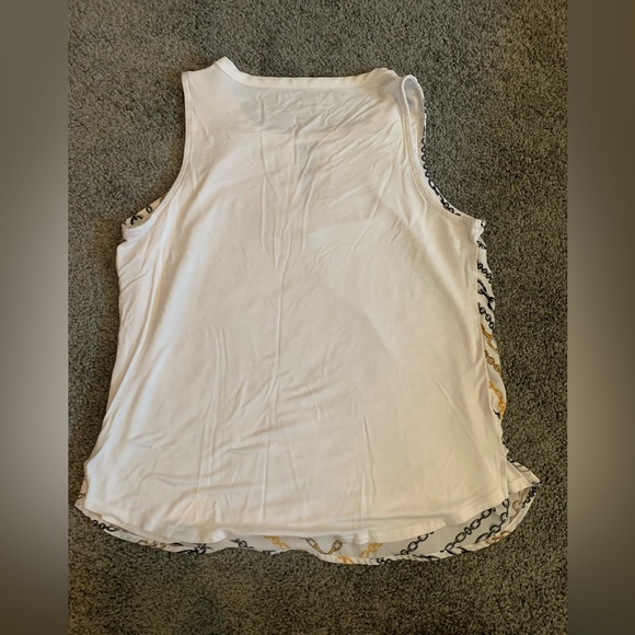 Key hole chain design tank top. Size medium. - Picture 6 of 9